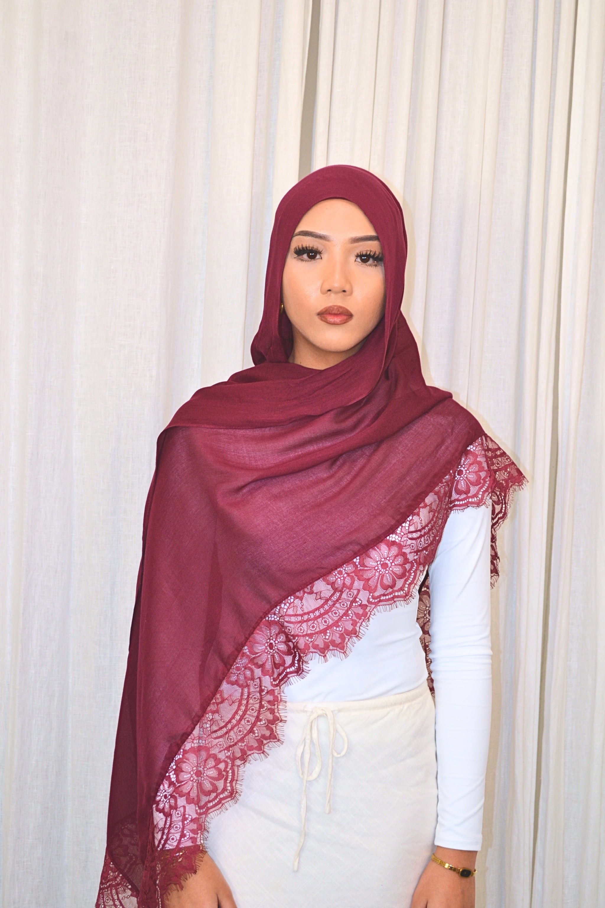 Rouge - Lace Hijab Set